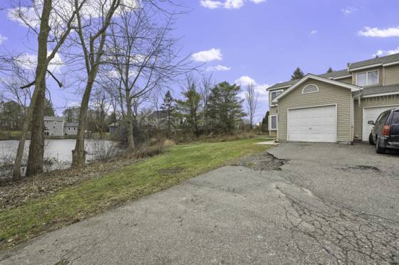 2245 S Commerce Road, Wolverine Lake, MI 48390 photo 3