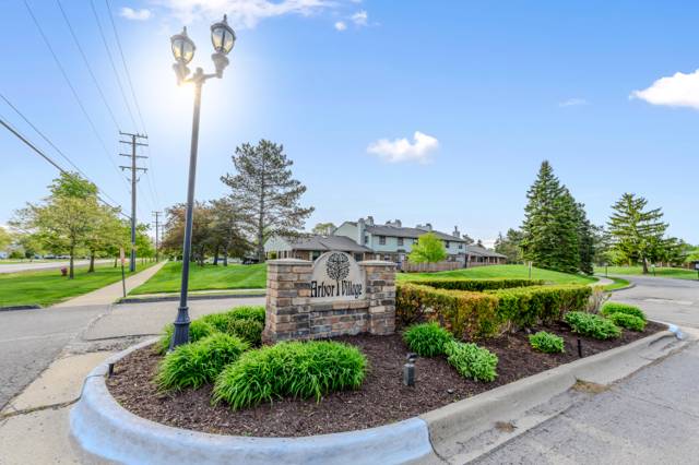 1951 Arbor Way N, Canton, MI