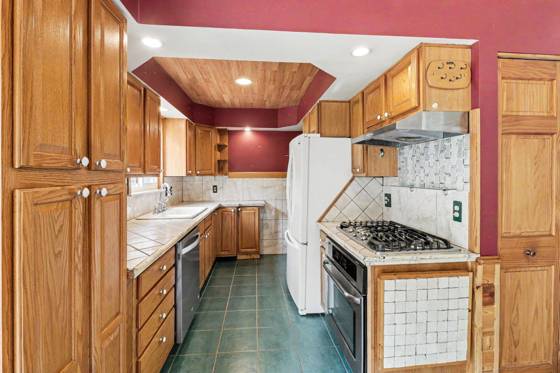 6350 Byron Road, Howell, MI 48855 photo 4