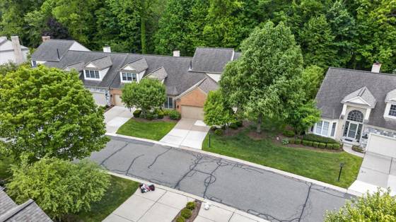 39639 Dun Rovin Drive, Northville, MI 48168 photo 2