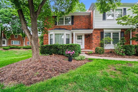 7 Barbour Lane #11, Bloomfield Hills, MI 48304 photo 2