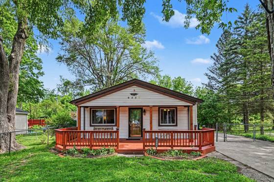 6550 Saline Drive, Waterford, MI 48329 photo 2