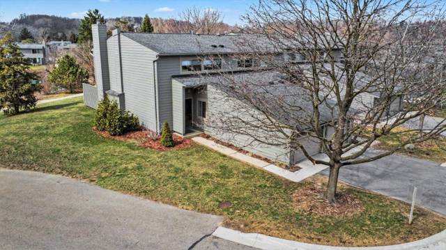 719 Watersedge Drive, Ann Arbor, MI