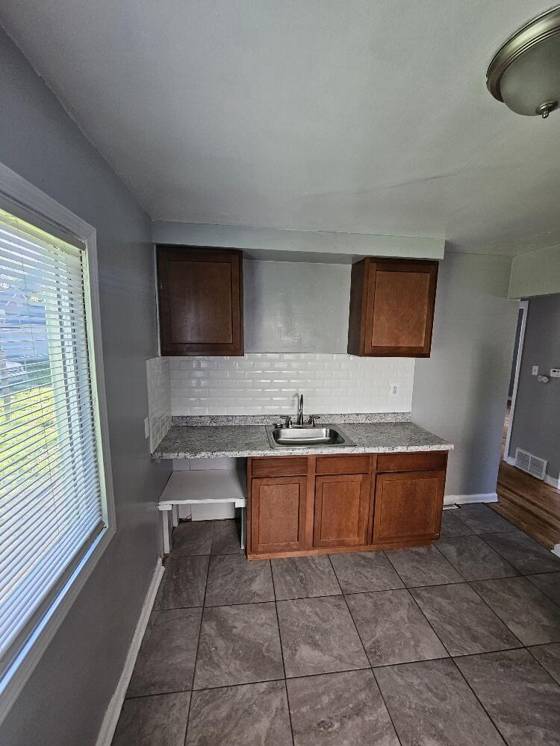 19440 W Chicago Avenue, Detroit, MI 48228 photo 3