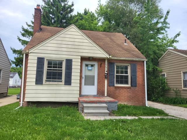 19677 Kingsville Street, Harper Woods, MI
