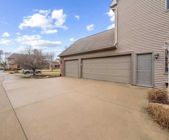 350 Huntington Drive, Saline, MI 48176 photo 2