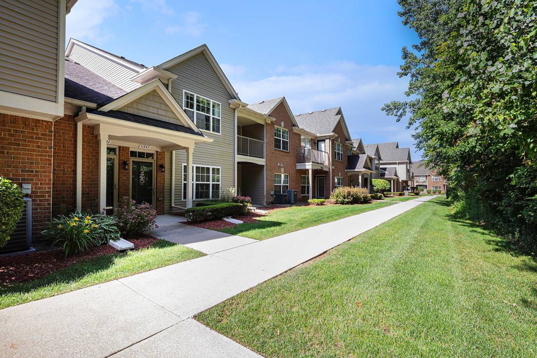 11347 N Woods Drive, Shelby Twp, MI 48317