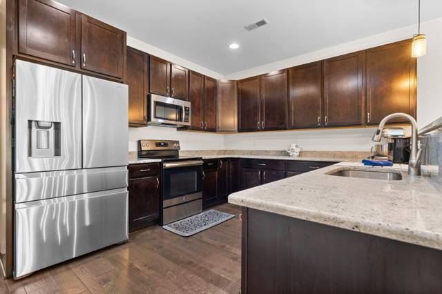 5541 Arbor Chase Drive, Ann Arbor, MI