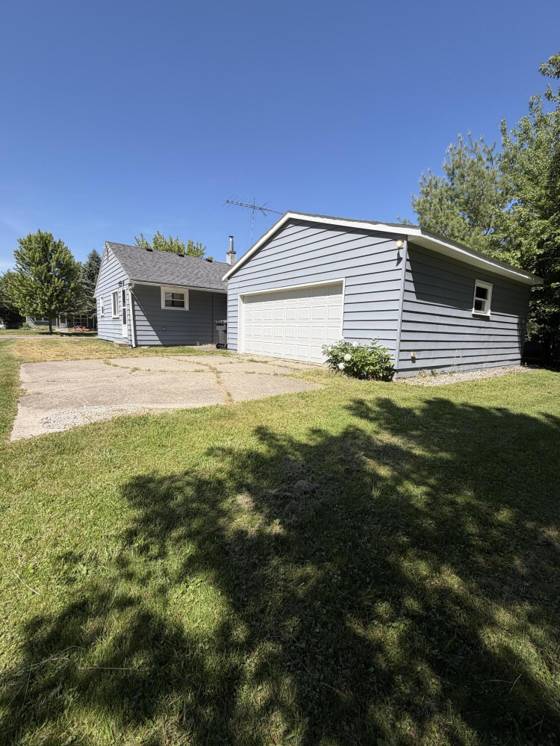 615 Riddle Street, Howell, MI 48843 photo 4