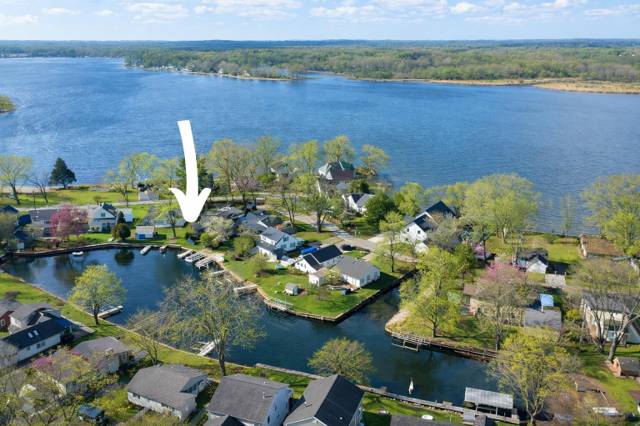 11637 Algonquin Drive, Pinckney, MI