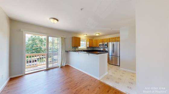 2813 Barclay Way, Ann Arbor, MI 48105 photo 4