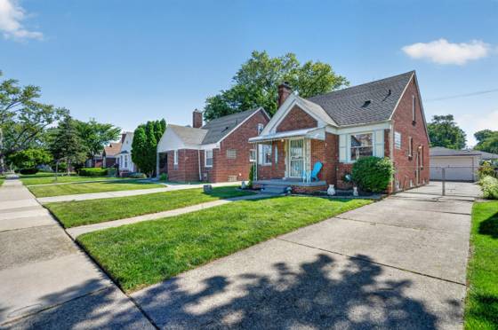 21500 Redmond Avenue, Eastpointe, MI 48021 photo 3