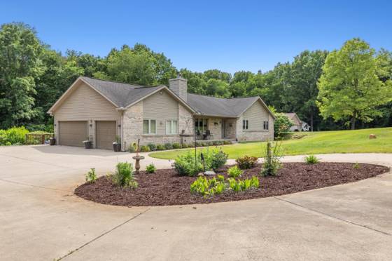 10862 Silver Lake Road, South Lyon, MI 48178 photo 2