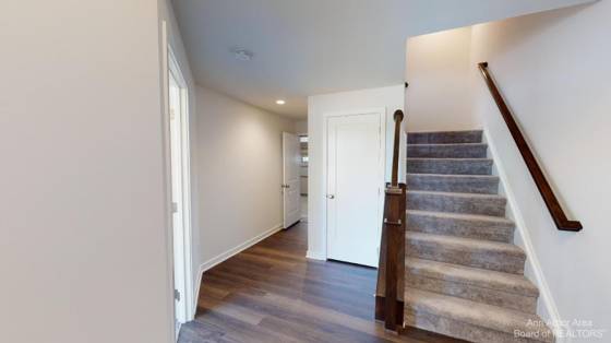 2704 S Spurway Drive, Ann Arbor, MI 48105 photo 3