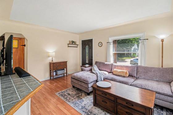 27623 Brettonwoods Street, Madison Heights, MI 48071 photo 4