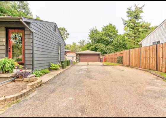 1630 Weymouth Street, West Bloomfield, MI 48324 photo 2