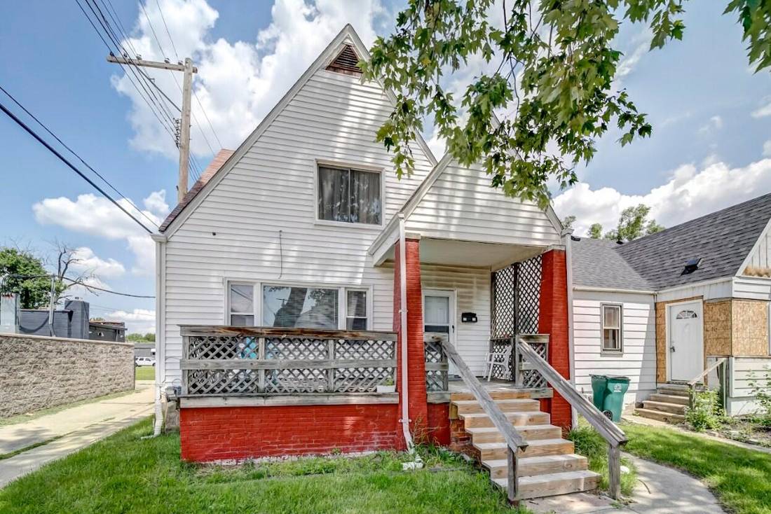 27 E Milton, Hazel Park, MI 48030
