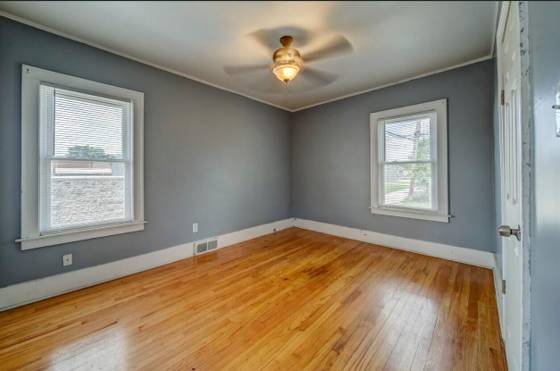 27 E Milton, Hazel Park, MI 48030 photo 3