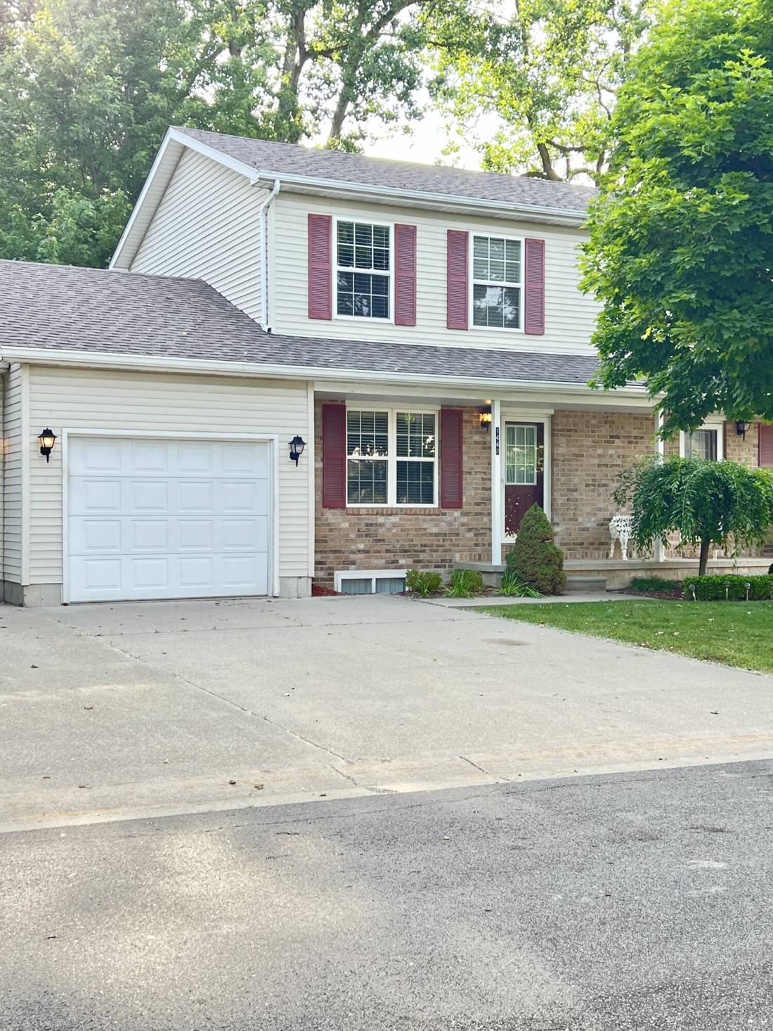 1448 Whispering Woods Lane, Marysville, MI 48040