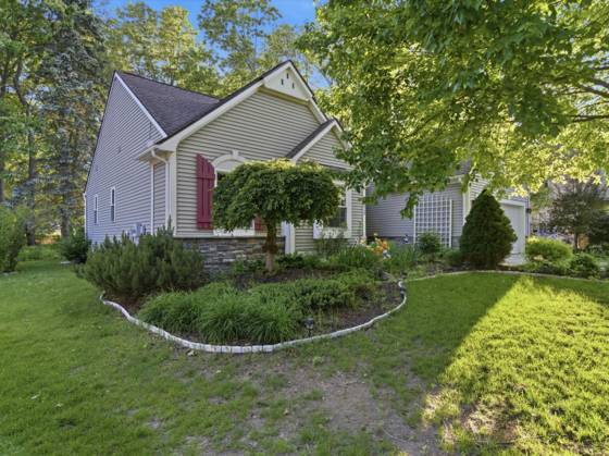 8473 Parkridge Drive, Dexter, MI 48130 photo 2