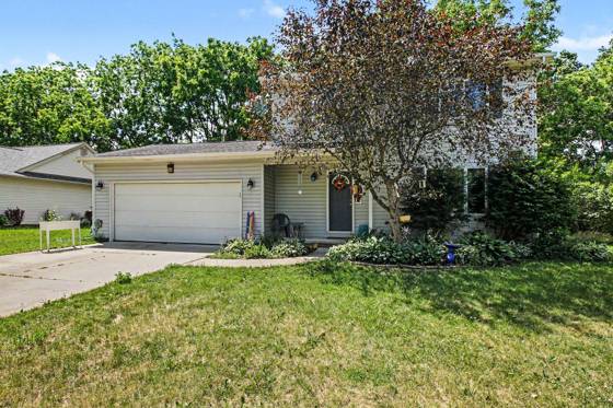 2250 Eads Place, Howell, MI 48843 photo 2