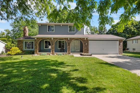 1121 Hollyhock Drive, Grand Blanc, MI 48439 photo 2