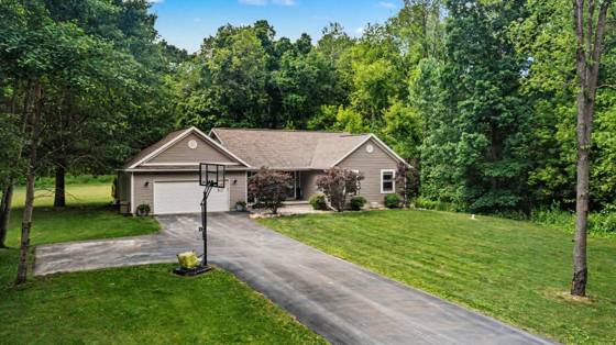 1298 Kendor Drive, Brighton, MI 48114 photo 3