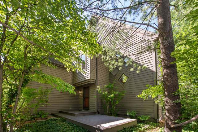 555 Glendale Circle, Ann Arbor, MI