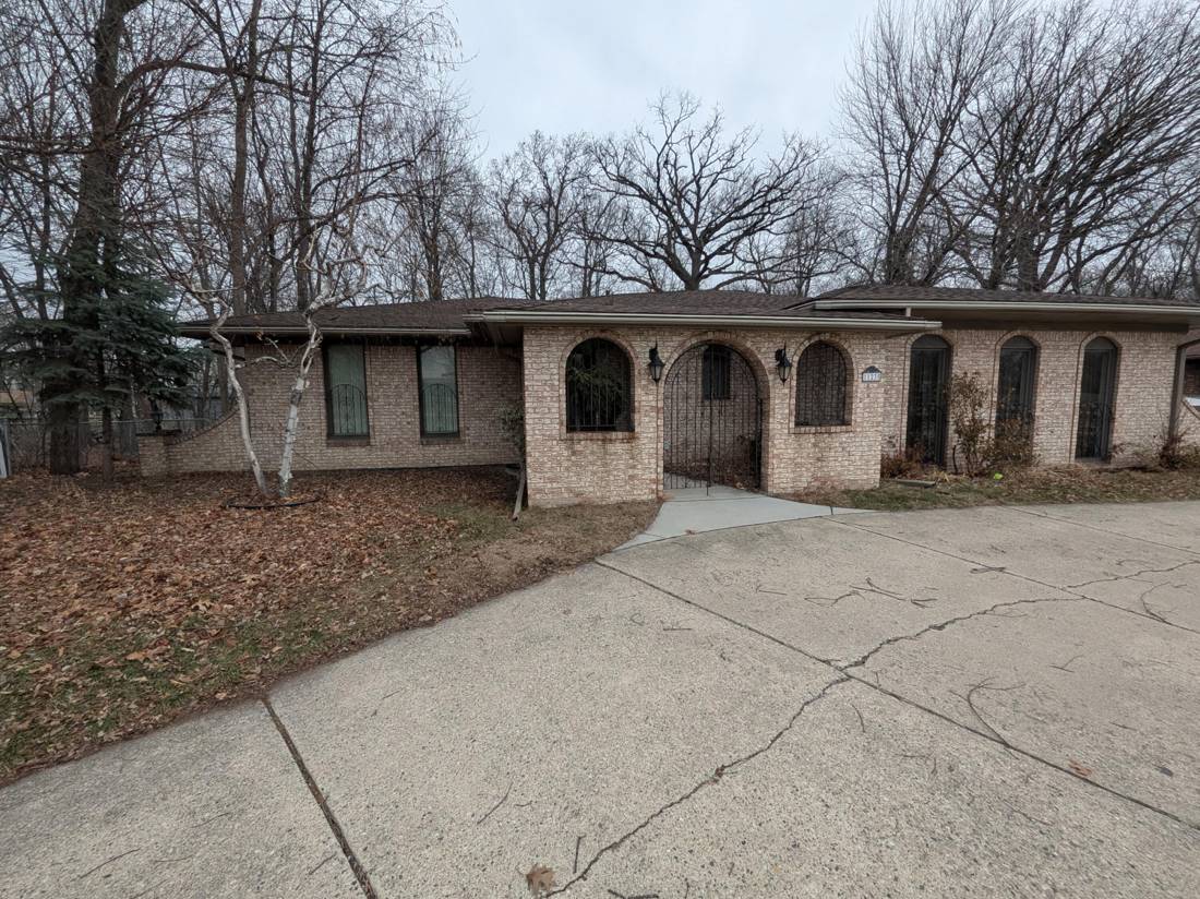 11235 Common Road, Warren, MI 48093