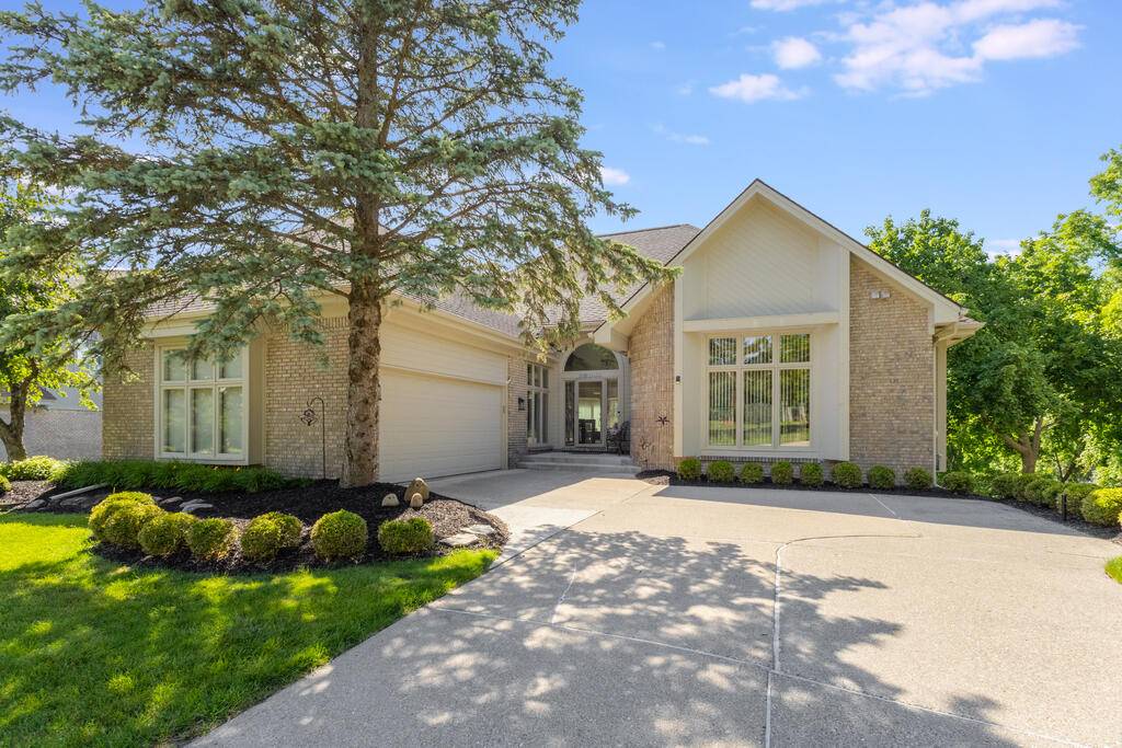 28044 Hickory Circle #11, Farmington, MI 48331