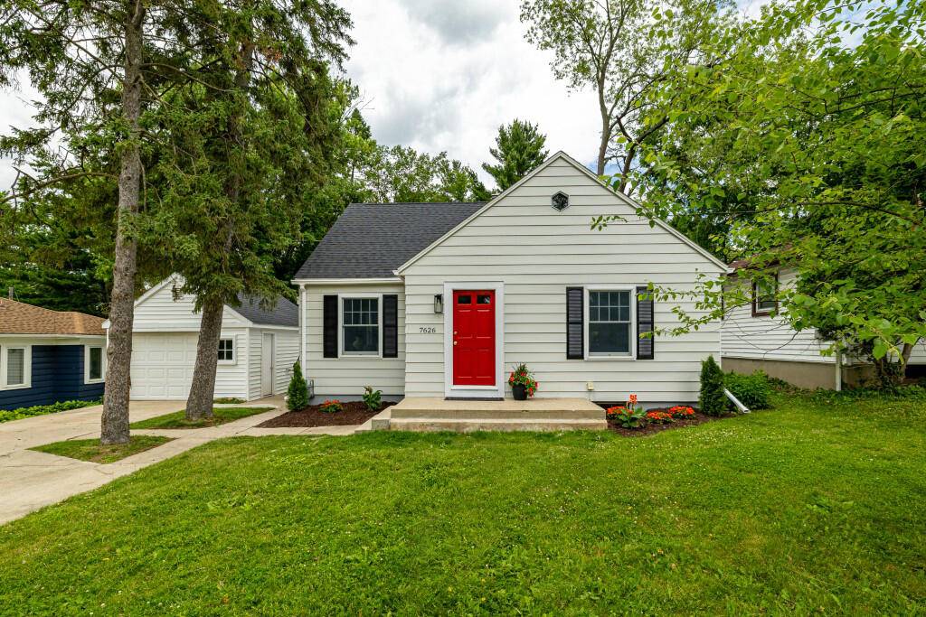7626 Grand Street, Dexter, MI 48130