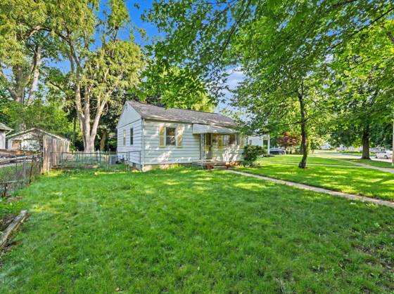 533 Hunt Place, Ypsilanti, MI 48198 photo 2
