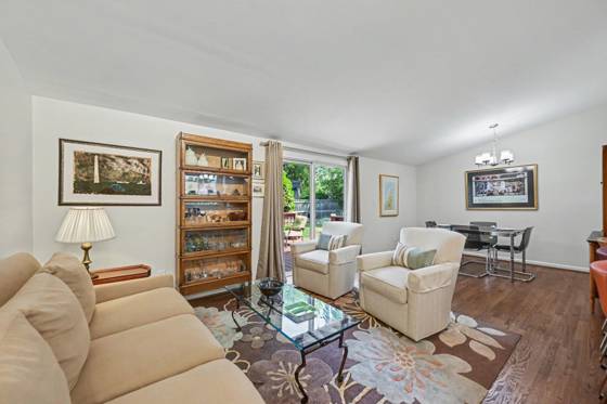 32450 Chesterbrook Street, Farmington Hills, MI 48334 photo 2