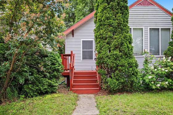 536 E Oakridge Street, Ferndale, MI 48220 photo 3