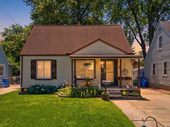 25073 Andover Drive, Dearborn Heights, MI 48125 photo 2