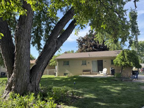 2060 Oakcrest Road, Sterling Heights, MI 48310 photo 3