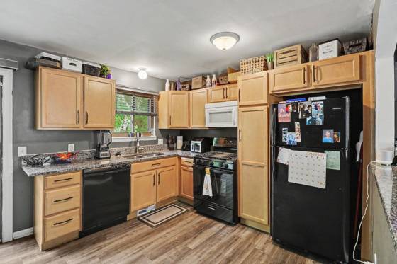 439 S Winding Drive, Waterford, MI 48328 photo 5