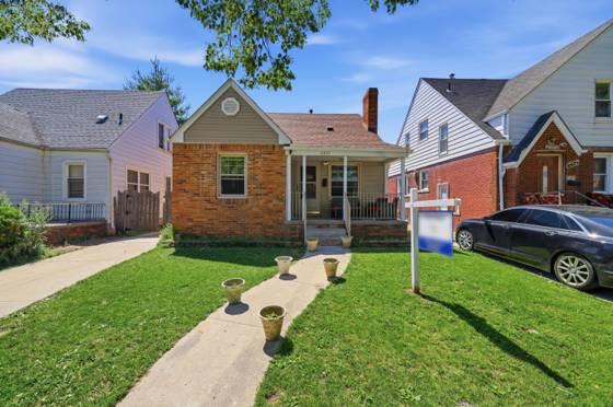 6935 Ternes, Dearborn, MI 48126 photo 2