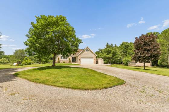 4902 Mount Morris Road, Columbiaville, MI 48421 photo 3