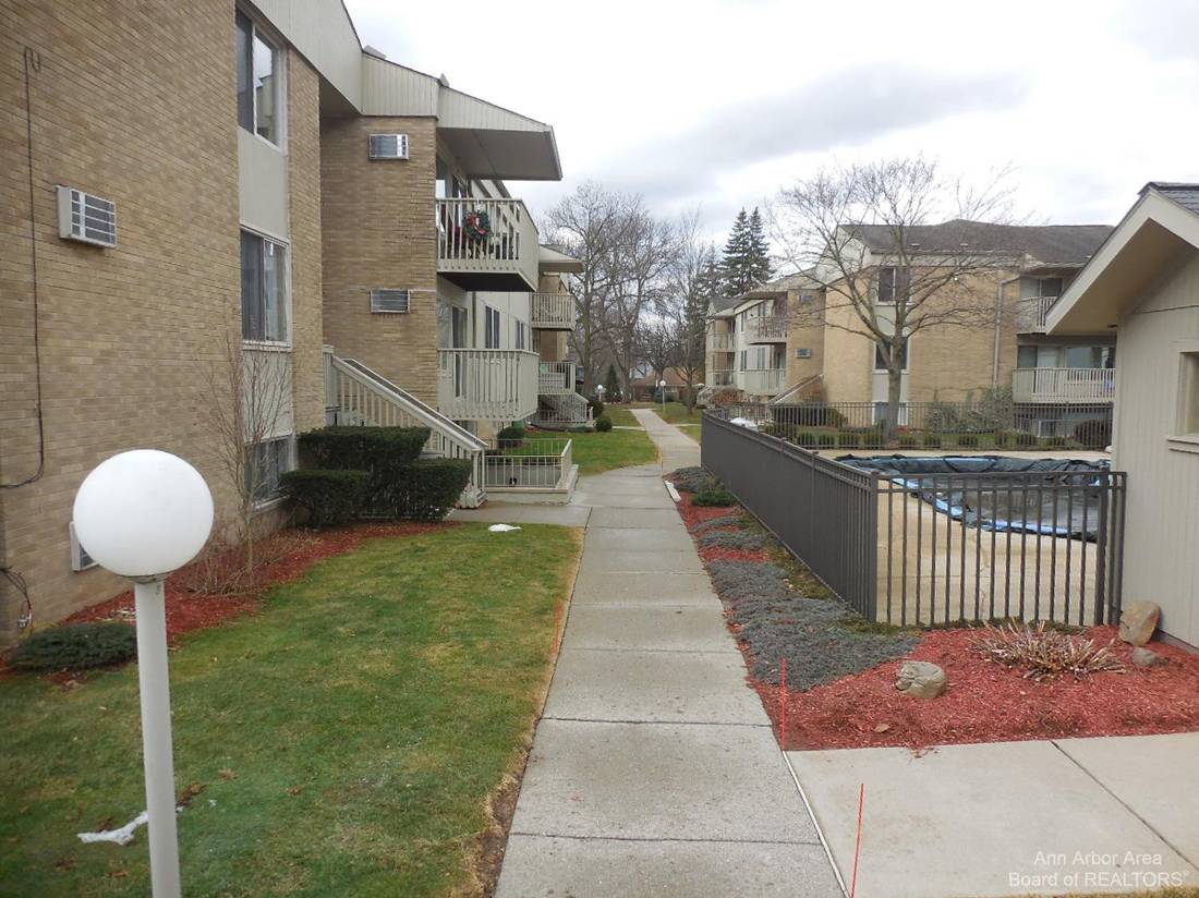 2317 Packard Street #B103, Ann Arbor, MI 48104