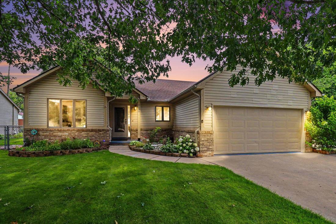 9295 Stonehouse Avenue, Livonia, MI 48150