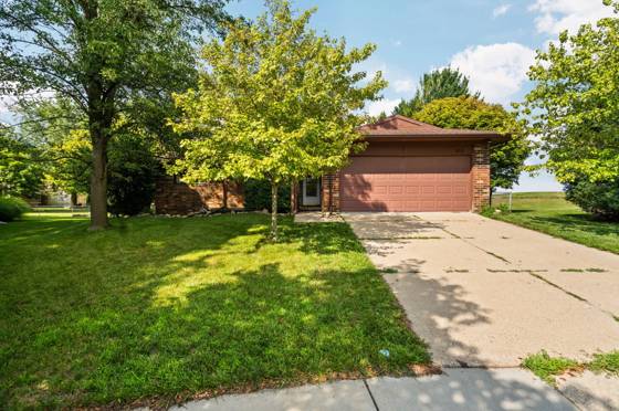 419 Glenbrook Court, Saline, MI 48176 photo 2