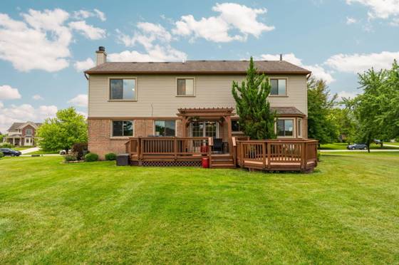 9128 Meadow View Lane, Saline, MI 48176 photo 2
