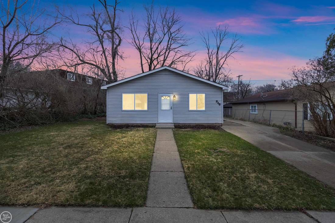 946 Fairview Avenue, Pontiac, MI 48340