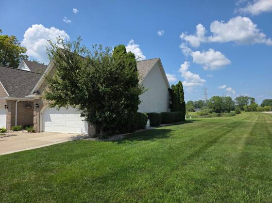 31637 Beaver Circle, New Boston, MI 48164 photo 2