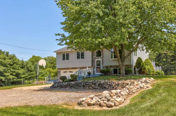9280 Denton Hill Road, Fenton, MI 48430 photo 3