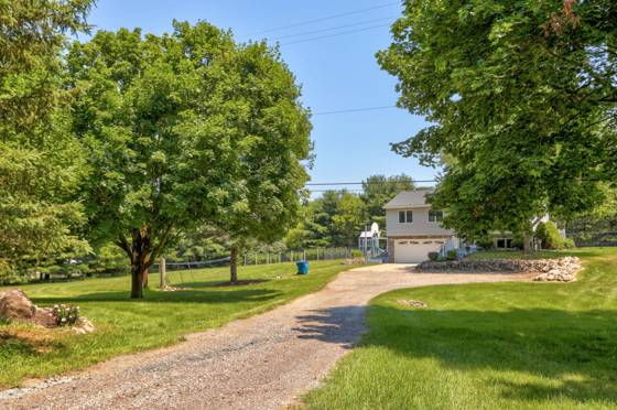 9280 Denton Hill Road, Fenton, MI 48430 photo 4