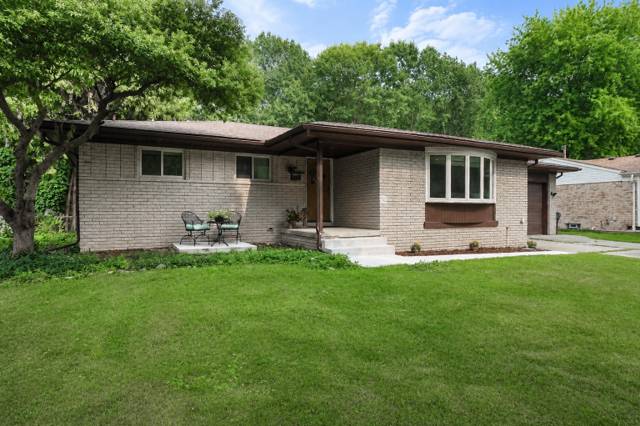 53284 Wolf Drive, Utica, MI