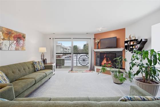 30414 Orchard Lake Road #13, Farmington, MI 48334 photo 3