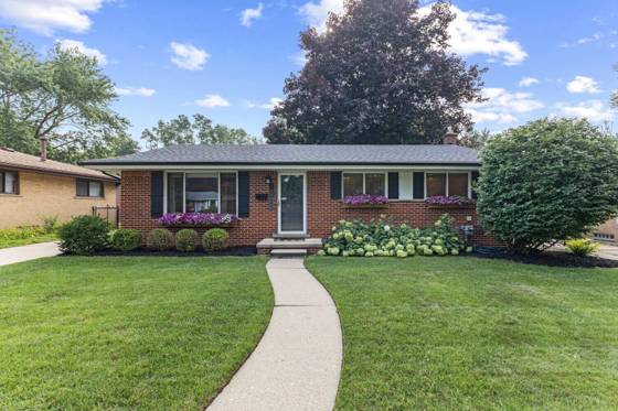 14928 Country Club Drive, Livonia, MI 48154 photo 2